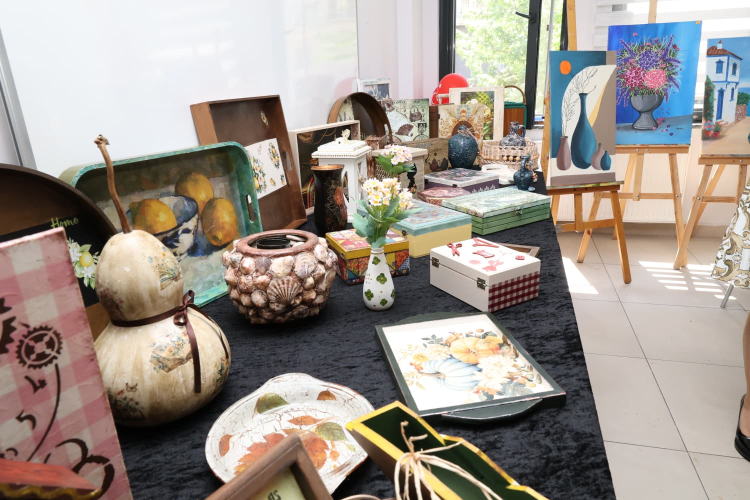 Bursa’da Yıl Sonu Sanat Sergisi Açıldı