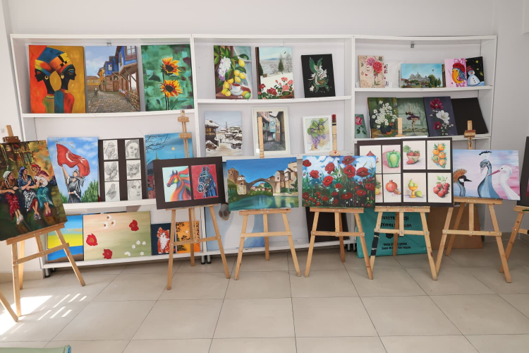 Bursa’da Yıl Sonu Sanat Sergisi Açıldı