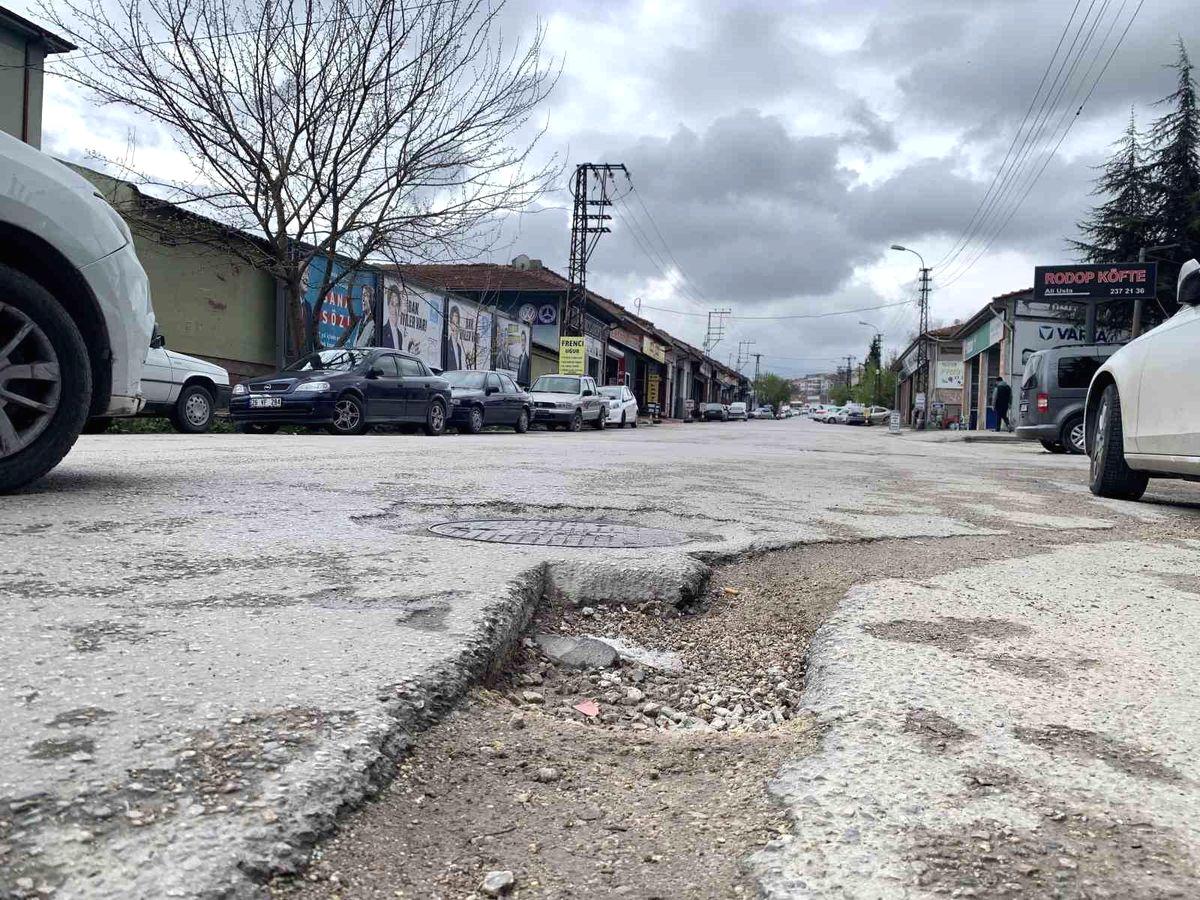 Bursa'da yollardaki güvenlik açıklarını detaylı inceleyen ve çözüm önerileri sunan