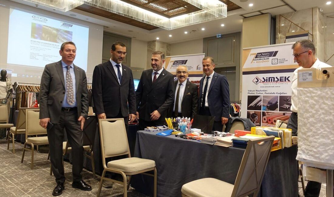 Bursa'daki tekstil ve hazır giyim sektörünün önde gelen temsilcileriyle gerçekleştirilen