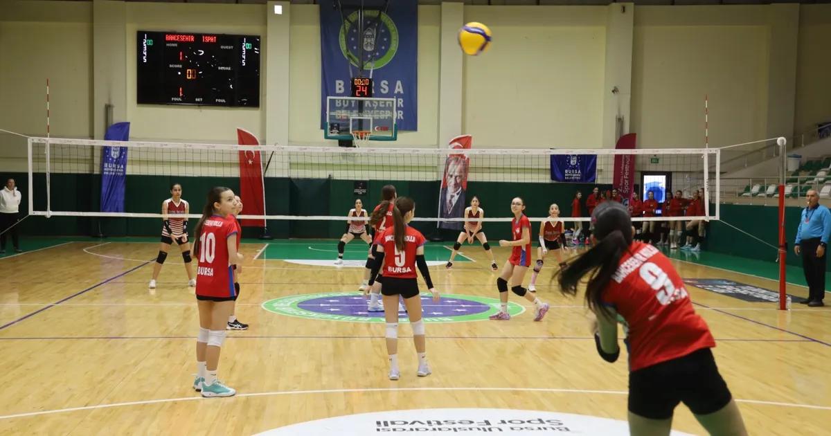 Bursa'nın ilçelerinde düzenlenen spor festivali renkli anlara sahne oldu, spor