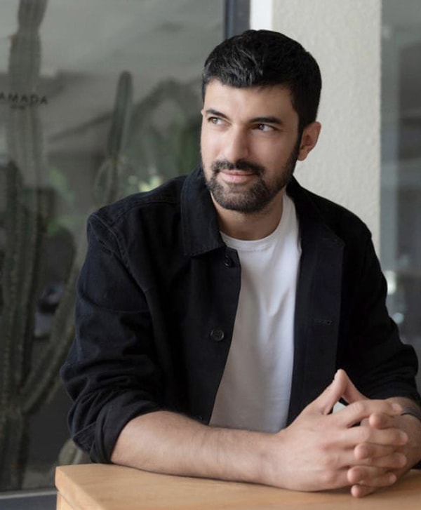 Engin Akyürek: Gizemli Yıldızın Hayatı ve Kariyeri
