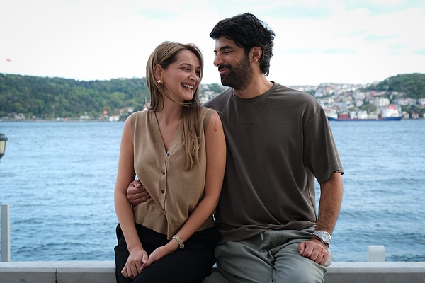 Engin Akyürek: Gizemli Yıldızın Hayatı ve Kariyeri
