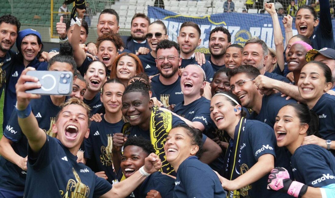 Fenerbahçe'nin tarihi şampiyonluğu ve UEFA biletini kazanmasıyla ilgili detaylar, unutulmaz