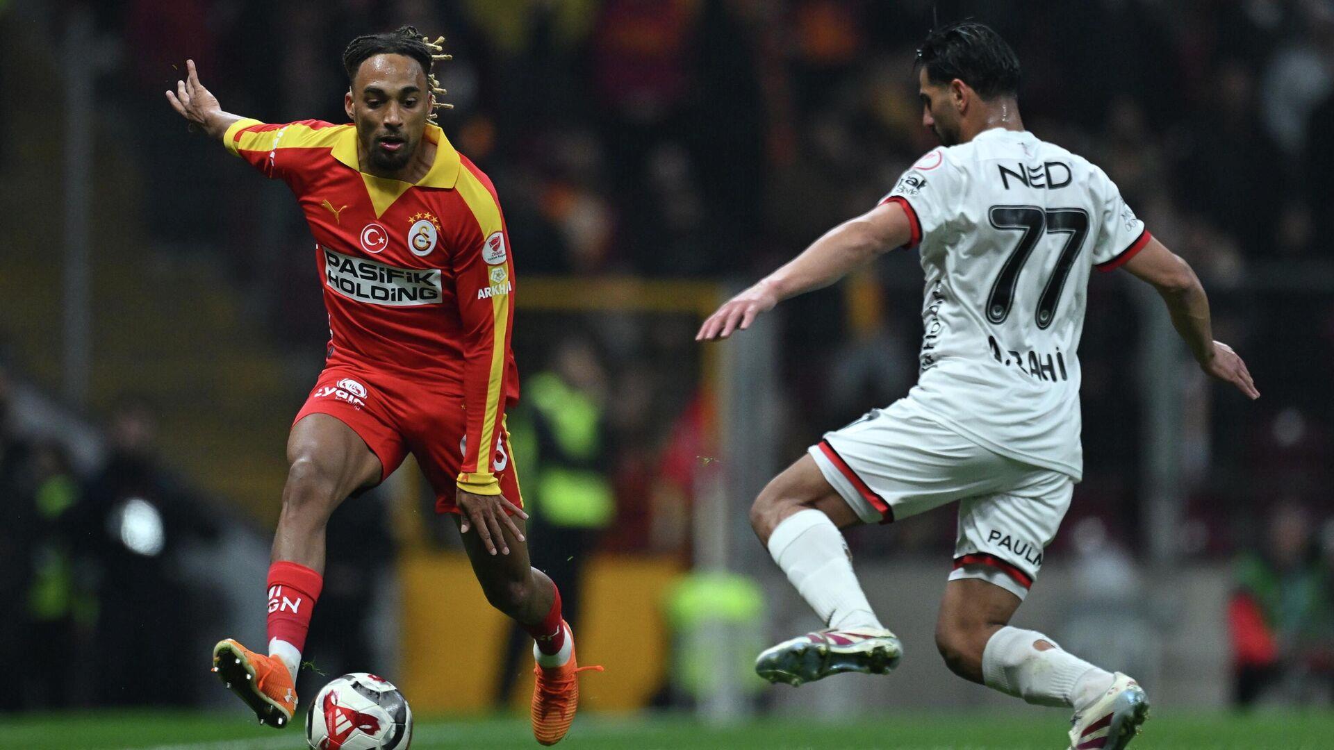 Galatasaray'ın Sacha Boey kararındaki sürpriz gelişme futbol dünyasında şaşkınlık yarattı.