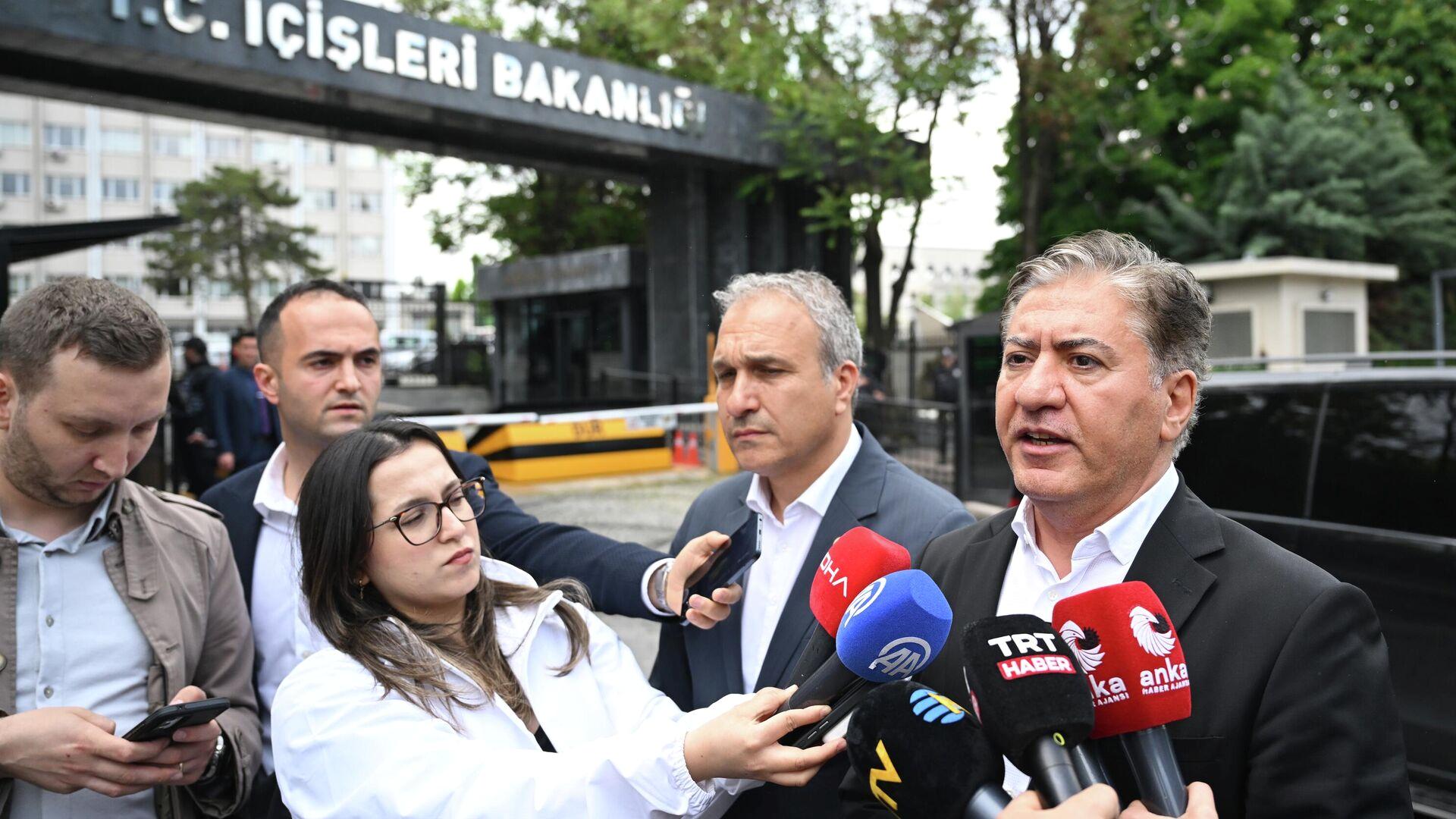 CHP'liler güç kullanımına karşı sert bir bildiri yayınlayarak demokratik haklarını