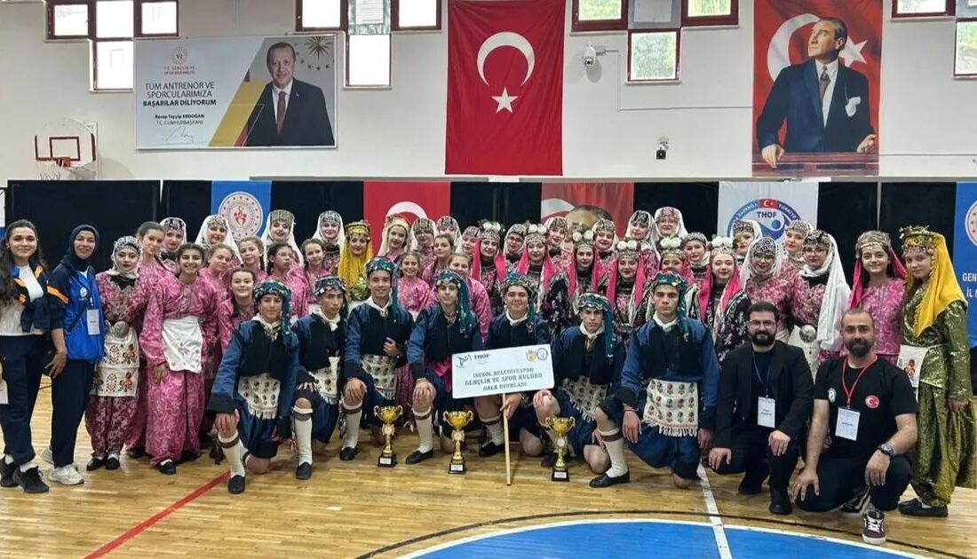 İnegöl Belediyespor Halk Dansları ekibi, Bursa şampiyonu olarak büyük bir
