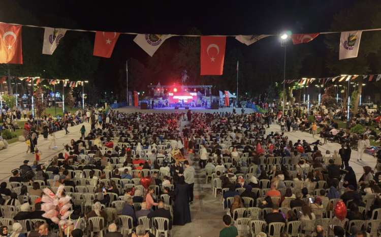 İnegöl'de 19 Mayıs Coşkusu Büyük İlgi Gördü