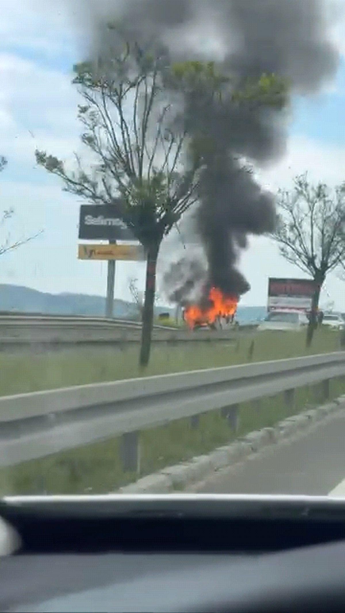 İnegöl'de yaşanan araç yangınıyla ilgili detaylar, olayın sebepleri ve olay