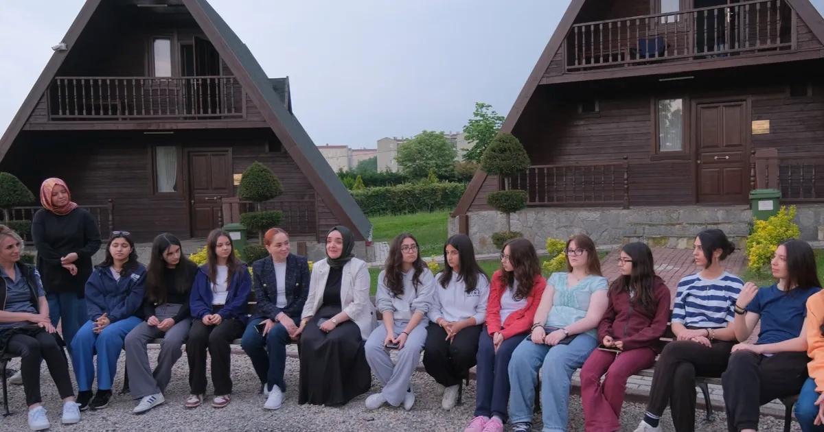 İnegöl'de bilim kampları başladı. Gençlerin bilimsel ilgisini artırmayı ve yeteneklerini