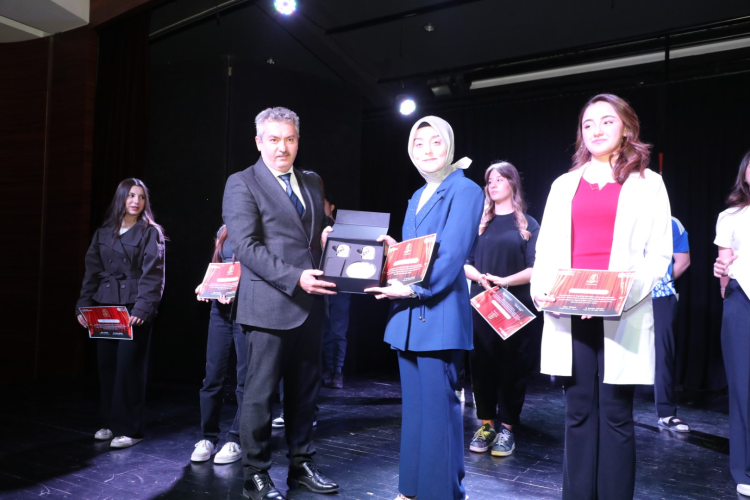 İnegöl'de Genç Suare Tiyatro Festivali Açıldı