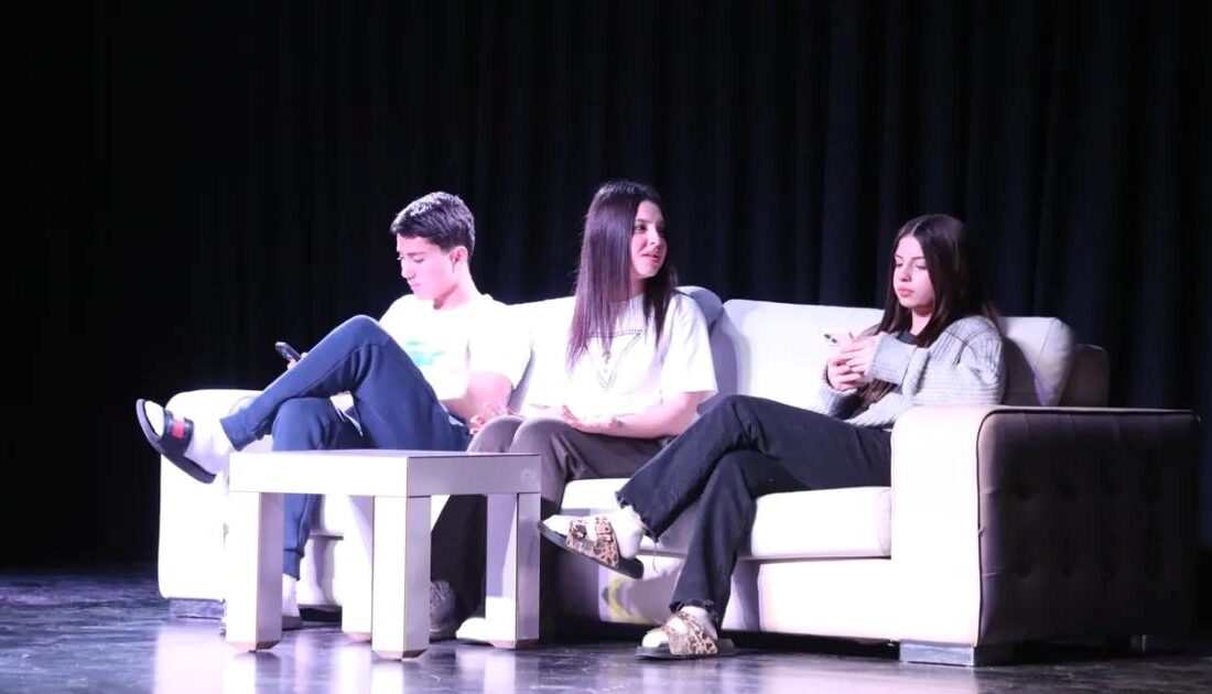 İnegöl'de düzenlenen Genç Suare Tiyatro Festivali, yeni tiyatro yeteneklerini ve