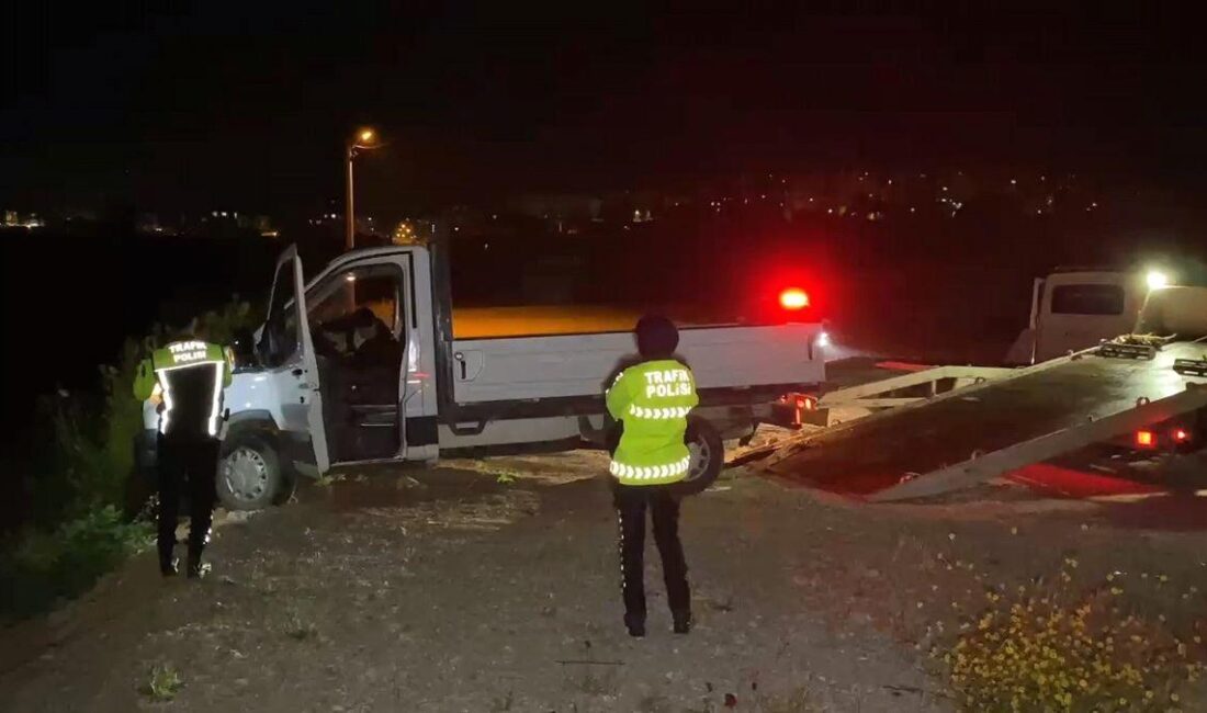 İnegöl'de kamyonet şarampole uçtu. Kazanın detayları, nedenleri ve alınan önlemler