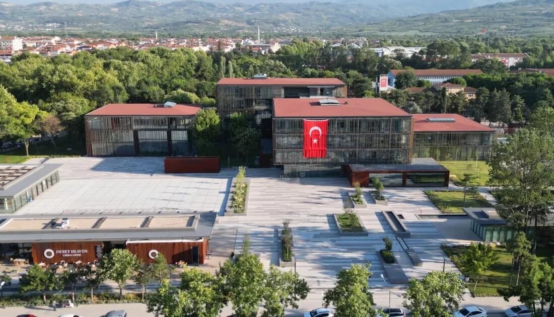 İnegöl'de Kurban Bayramı hazırlıkları, törenler ve etkinliklerle ilgili detaylı bilgi.