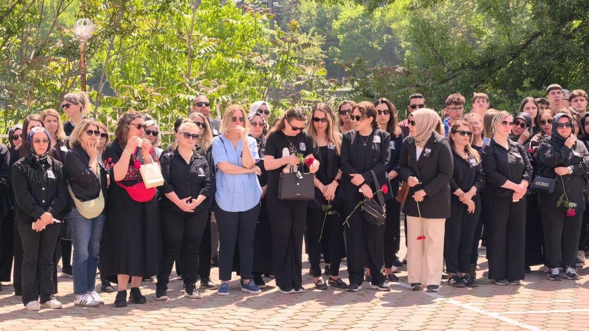 İnegöl'de sevilen öğretmen Yazdan Taşdemir, vefatının ardından ailesi ve sevenleri