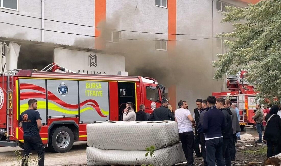 İnegöl'de sünger deposunda çıkan yangın, bölgedeki güvenlik ve tedbirleri etkiledi.