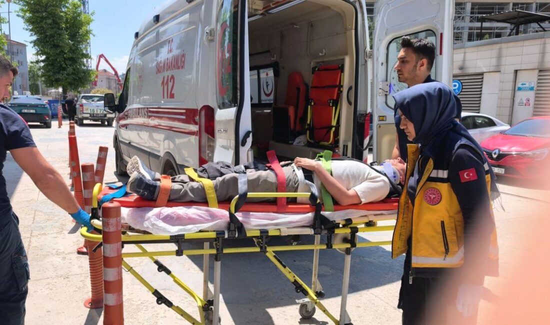 İnegöl'de meydana gelen trafik kazasında takla atan otomobilde 5 kişi