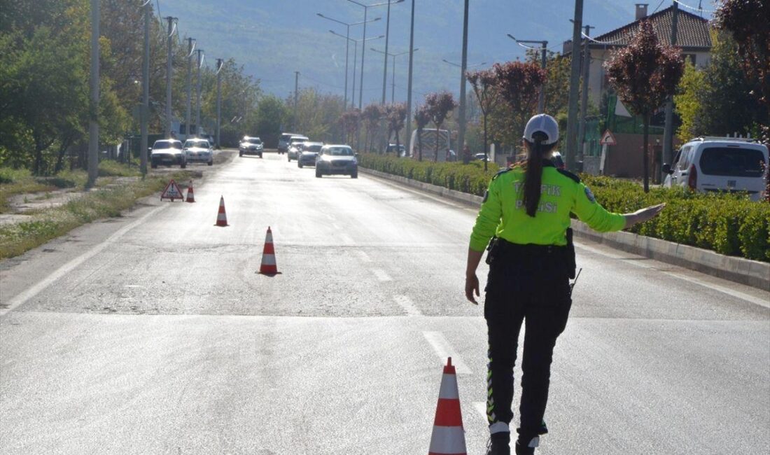 İnegöl'de trafik denetimleri yoğun şekilde sürdürülerek güvenliğin artırılması ve trafik