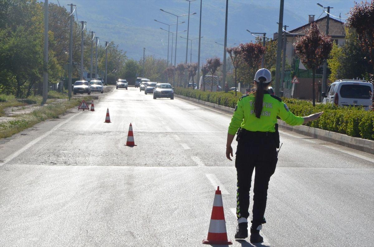 İnegöl'de trafik denetimleri yoğun şekilde sürdürülerek güvenliğin artırılması ve trafik