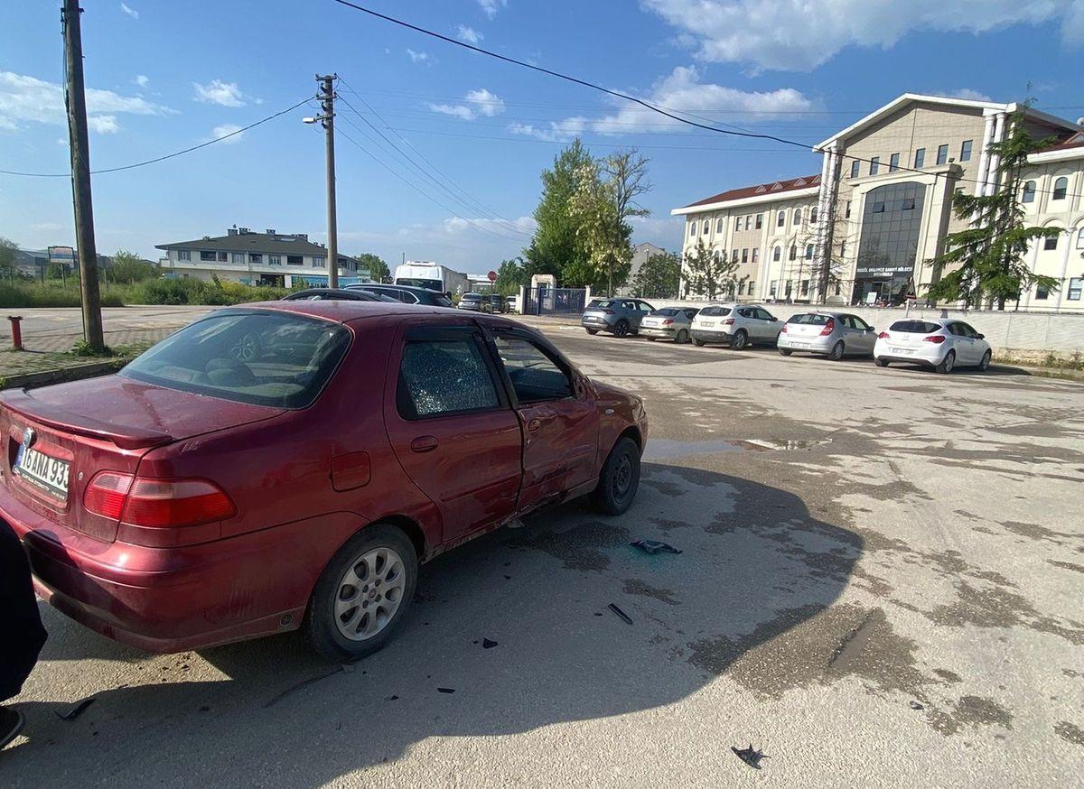 İnegöl'de meydana gelen trafik kazasında 5 kişi yaralandı. Olayla ilgili