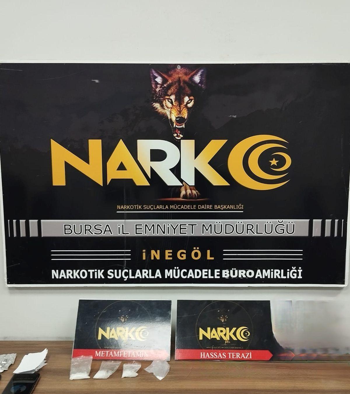 İnegöl'de gerçekleştirilen uyuşturucu operasyonunda 60 gram metamfetamin ele geçirildi. Güvenlik