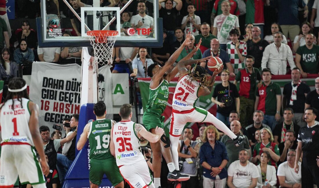 Karşıyaka Basketboldan son saniye muhteşem zaferle tarihi bir galibiyet! Nefes