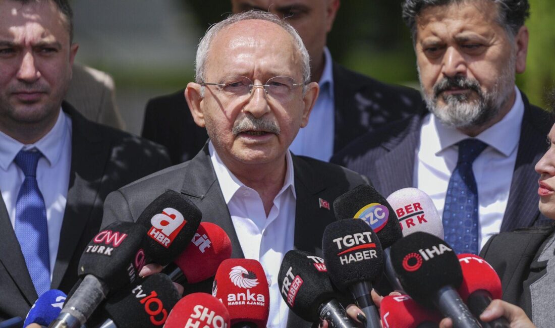 Uzmanlar, Kemal Kılıçdaroğlu'nun tutumunu eleştiriyor ve analiz ediyor. Detaylar için