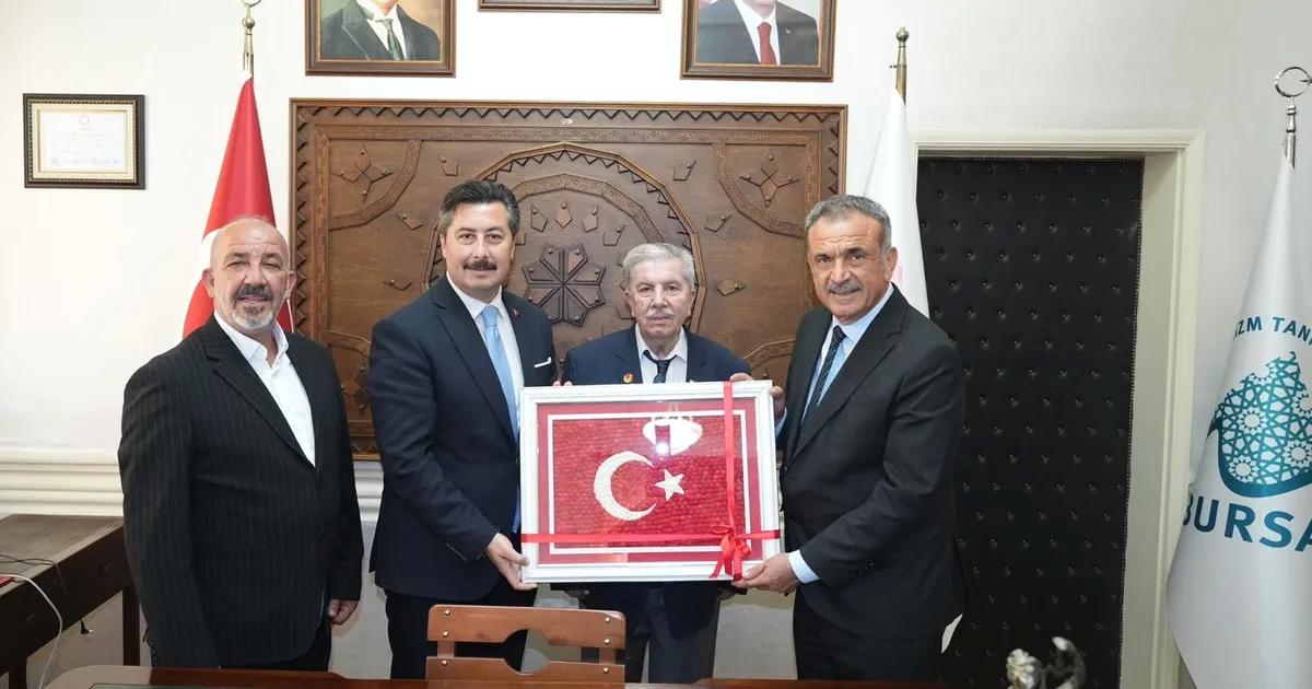 Kıbrıs Gazisi ve babasının anlamlı buluşması, dostluk ve sevgi dolu