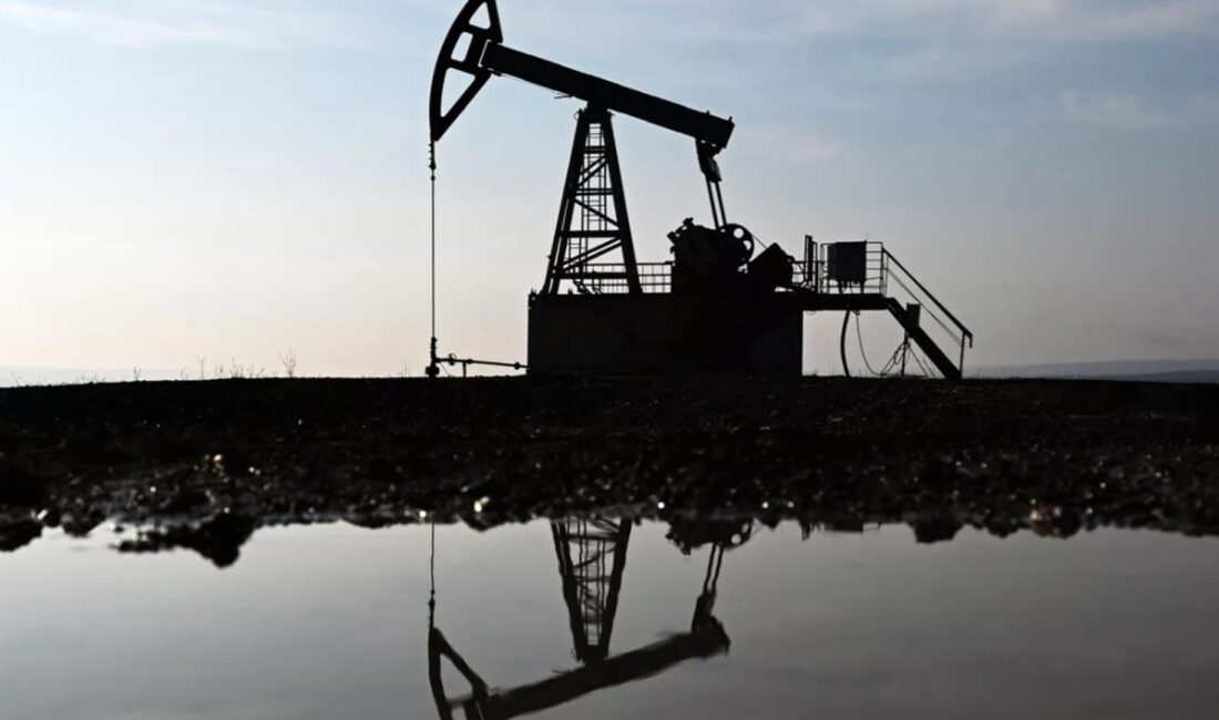 Küresel petrol arzında yaşanan çarpıcı düşüş hızlı piyasa etkileri ve