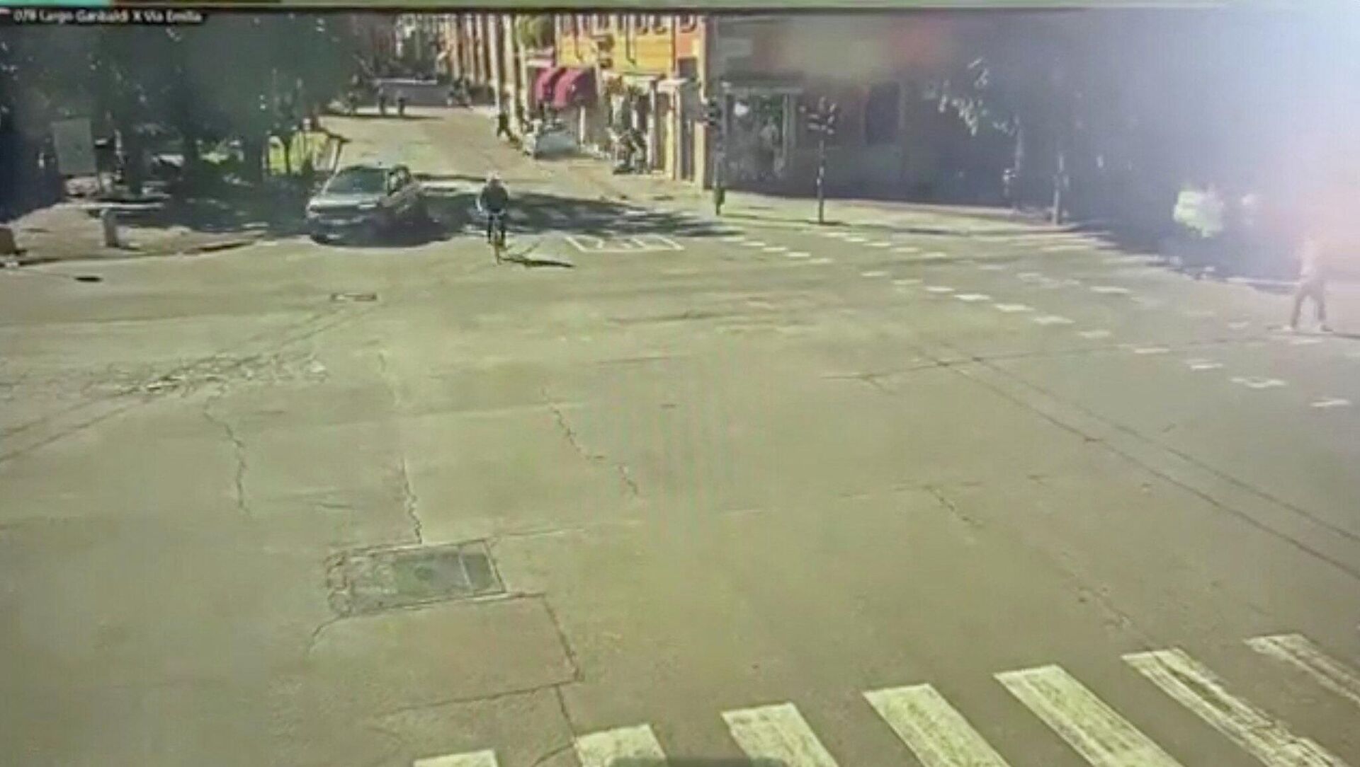 Modena'da Otomobil Yayalara Çarptı ve Kaçmaya Çalıştı