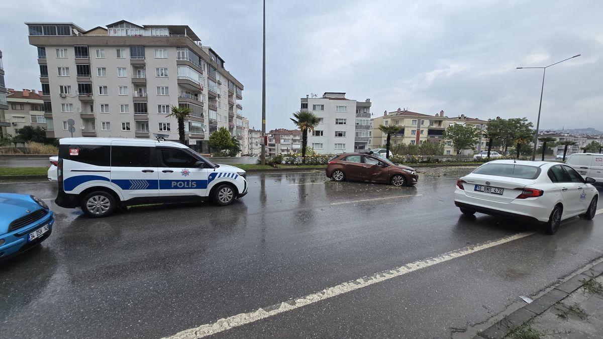 Mudanya'da kaygan yolda meydana gelen kazaya ilişkin detaylar ve güvenlik