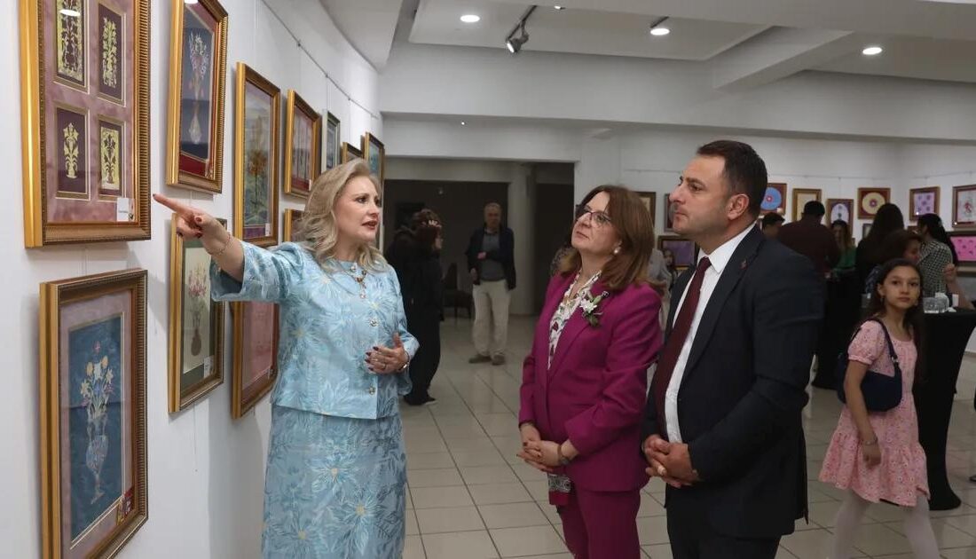 Nilüfer’de sanat atölyeleri sergisi açıldı; çeşitli eserler ve sanatçıların katkılarıyla