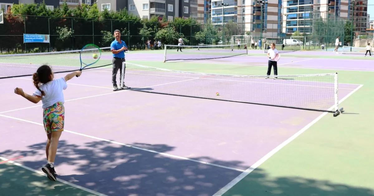 Nilüfer'de düzenlenen spor şenlikleri, coşkulu katılımla devam ediyor. Her yaşa