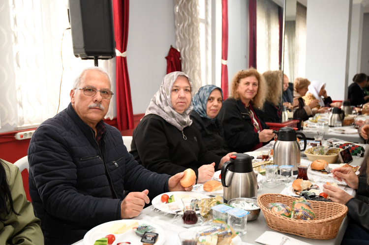 Osmangazi'de Mahalle Buluşmaları Devam Ediyor