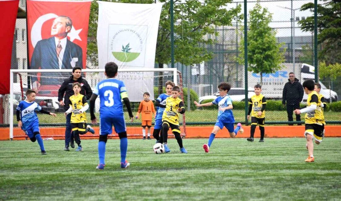 Osmangazi'de düzenlenen şenlikte minik sporcular gösterdikleri performanslarla büyük beğeni topladı.
