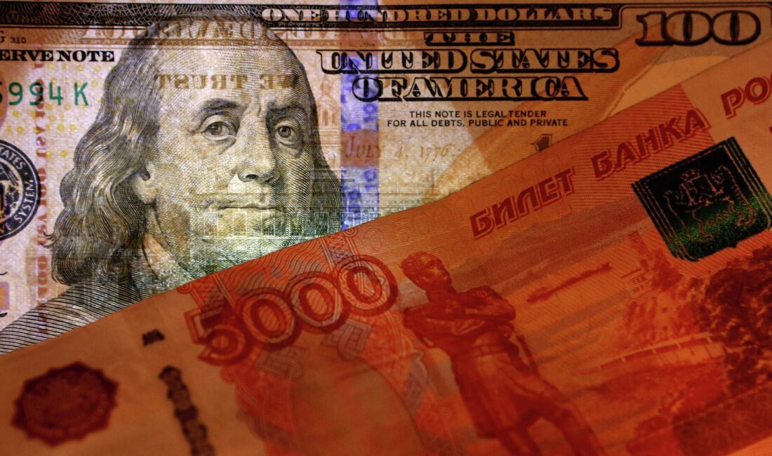 Rus Rublesi Nisan'da Dolar karşısında güçlenmeye devam ediyor, piyasalarda dikkatler