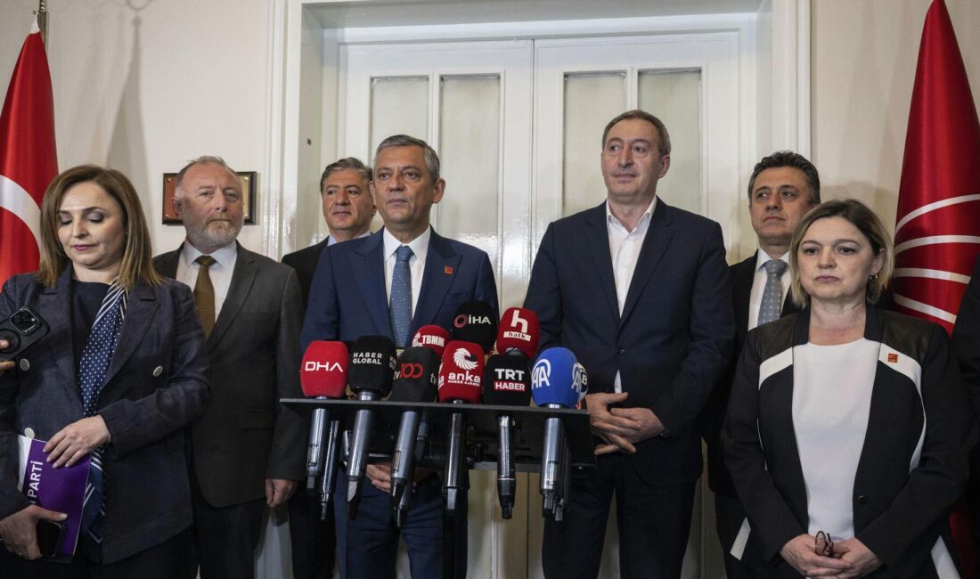 TBMM'de gerçekleşen sıcak görüşme ve başkanlık özel konuşmasıyla siyasi atmosfer