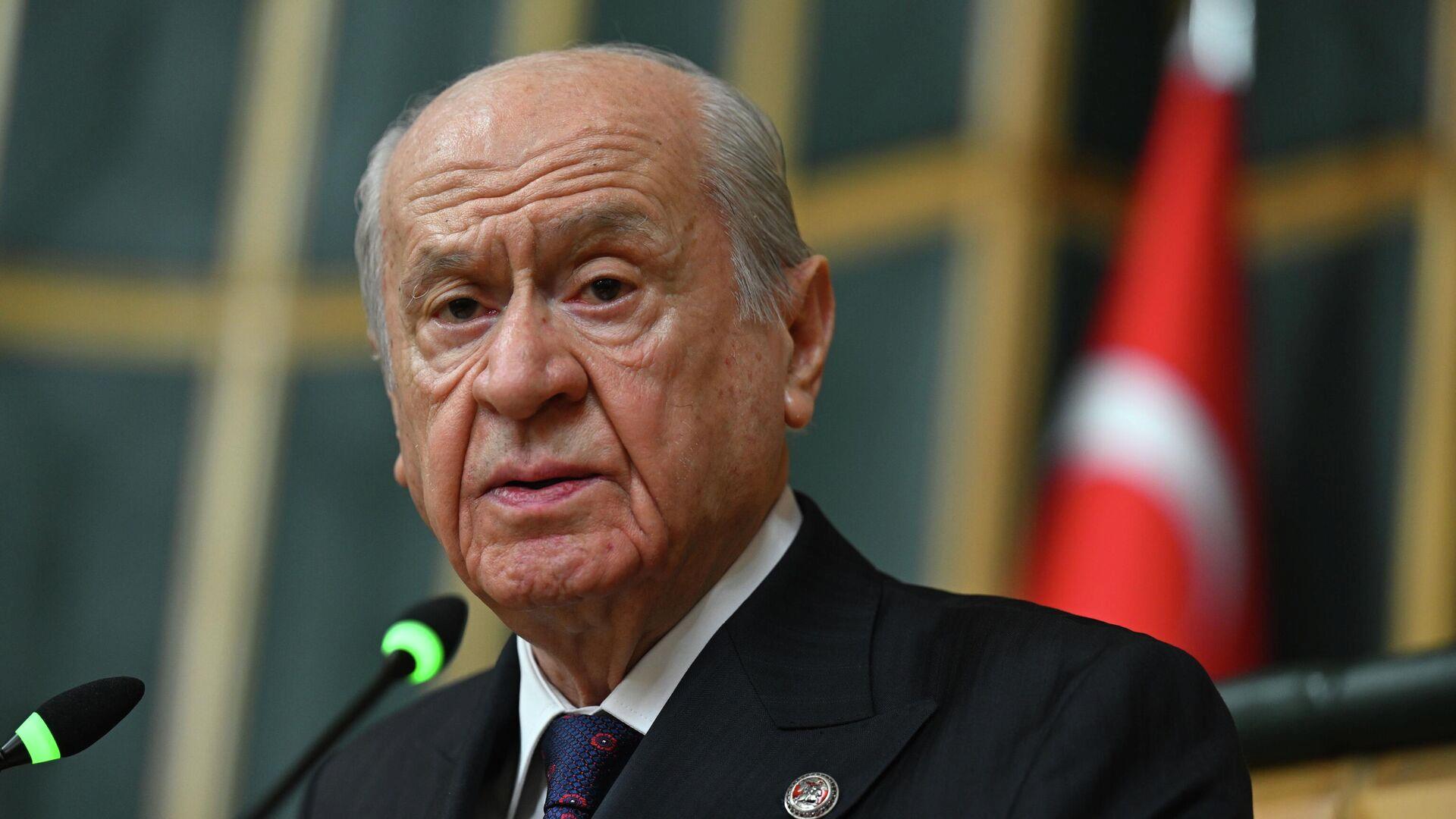 Türk gençliği, Büyük Kurultayda büyük coşku ve gururla bir araya
