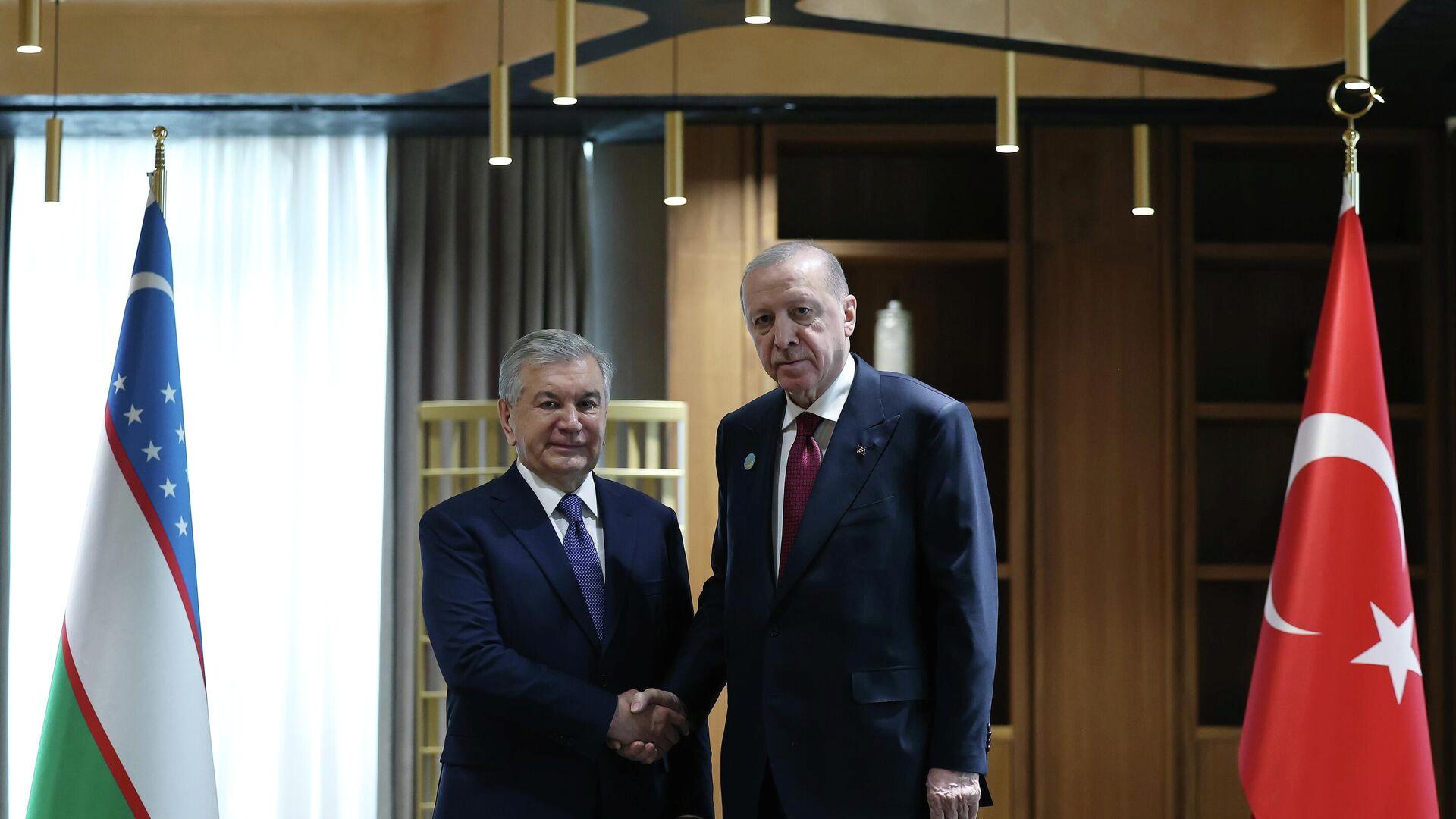Türk liderler Kazakistan'da bir araya geldi. Bölgesel işbirliği ve dostane