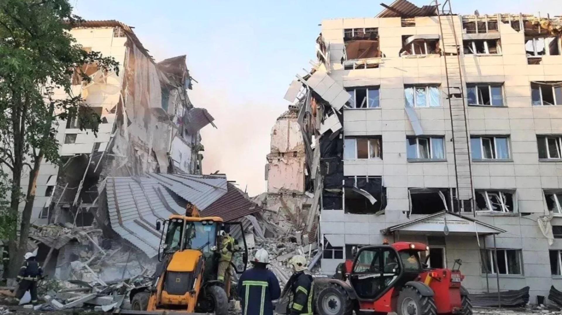 Ukrayna'daki saldırıda çok sayıda kişi yaralandı ve can kaybı yaşandı.