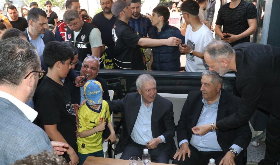 Yalova'da Aziz Yıldırım'ın gelişini ve katkılarını duyurmaya yönelik resmi ve