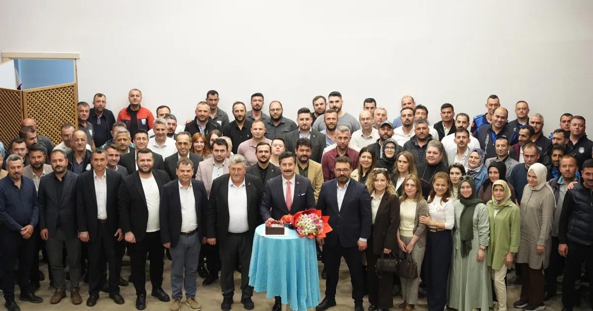 Yenişehir Belediyesi personel bayramlaşması, resmi ve samimi bir ortamda gerçekleşmiş,