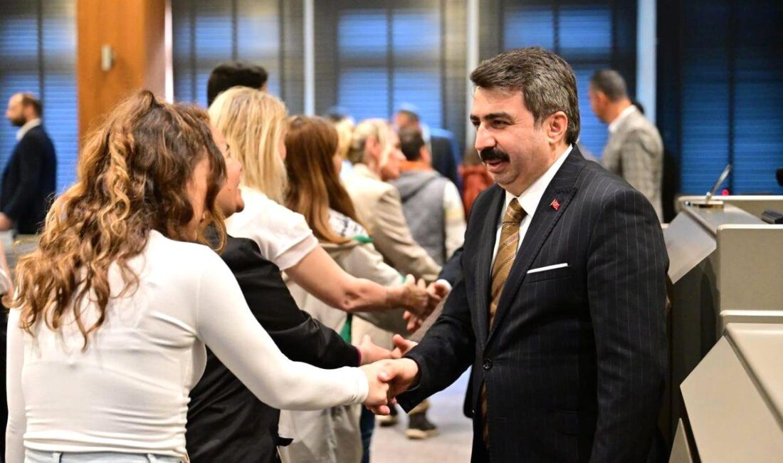Yıldırım Belediye Başkanı Yılmaz, personelle bayramlaştı ve birlik, beraberlik mesajları