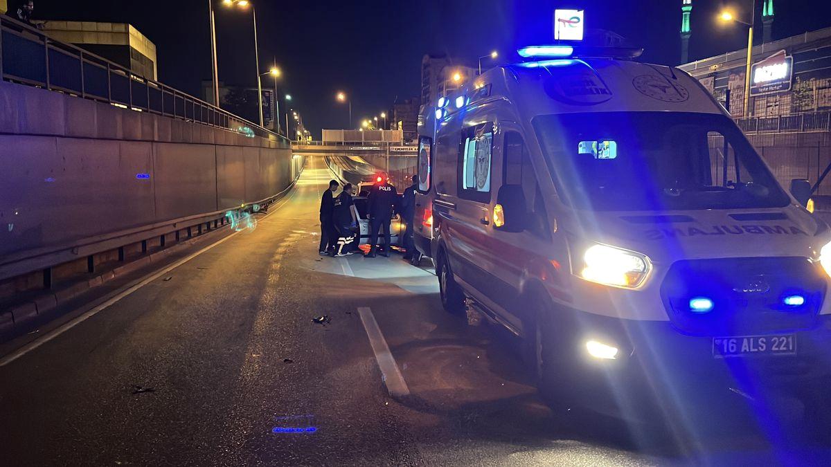 Yıldırım'da otomobil bariyerlere çarptı. Güvenlik önlemleri ve kazanın detayları hakkında