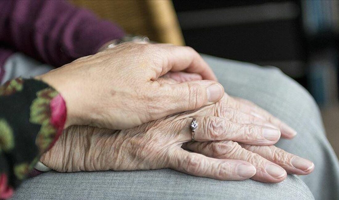 Alzheimer hastası üzerinde yapılan deneysel uygulama başarıyla sonuçlandı. Detaylar ve