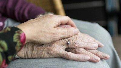 Alzheimer hastası üzerinde yapılan deneysel uygulama başarıyla sonuçlandı. Detaylar ve
