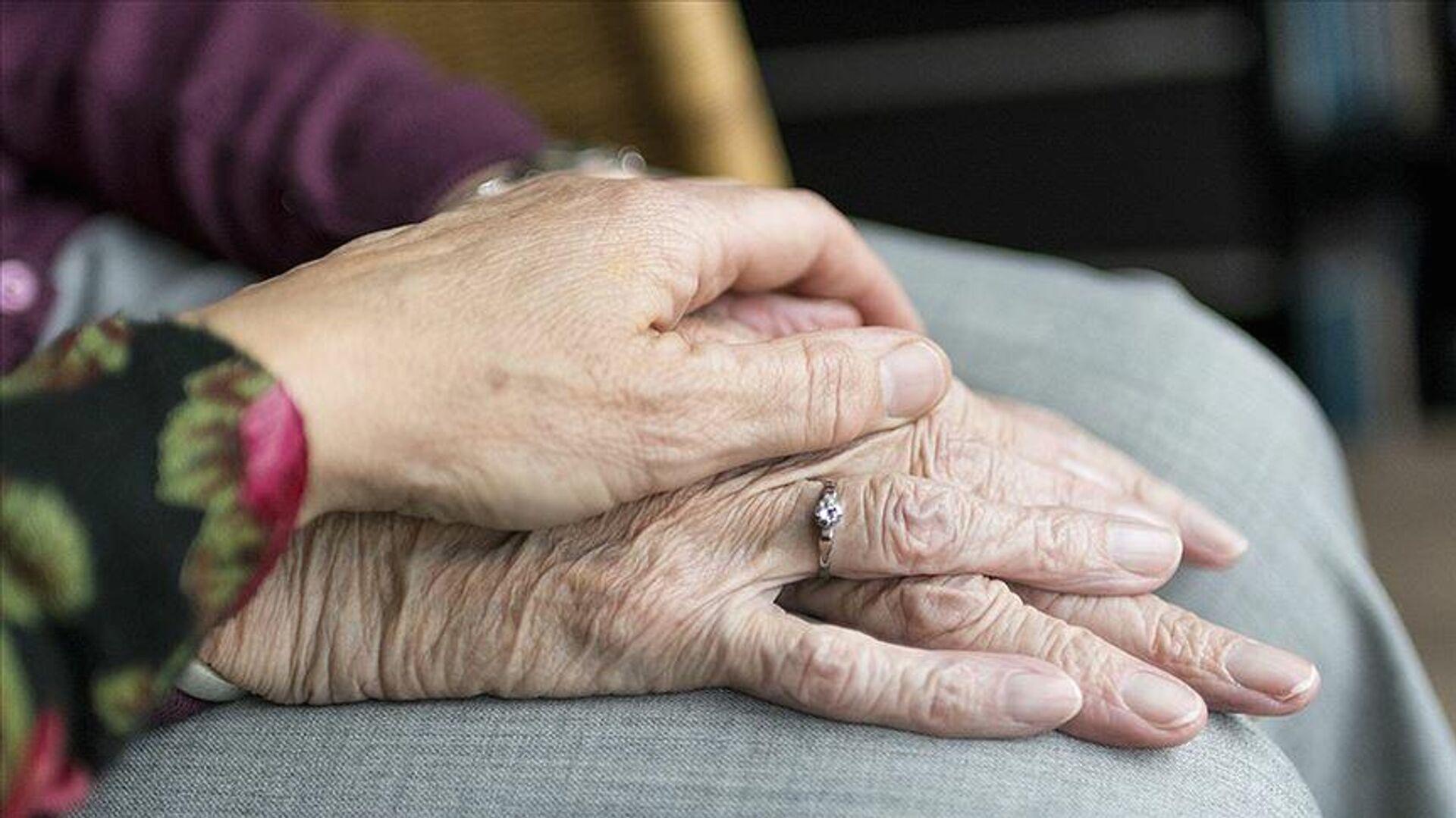 Alzheimer hastası üzerinde yapılan deneysel uygulama başarıyla sonuçlandı. Detaylar ve
