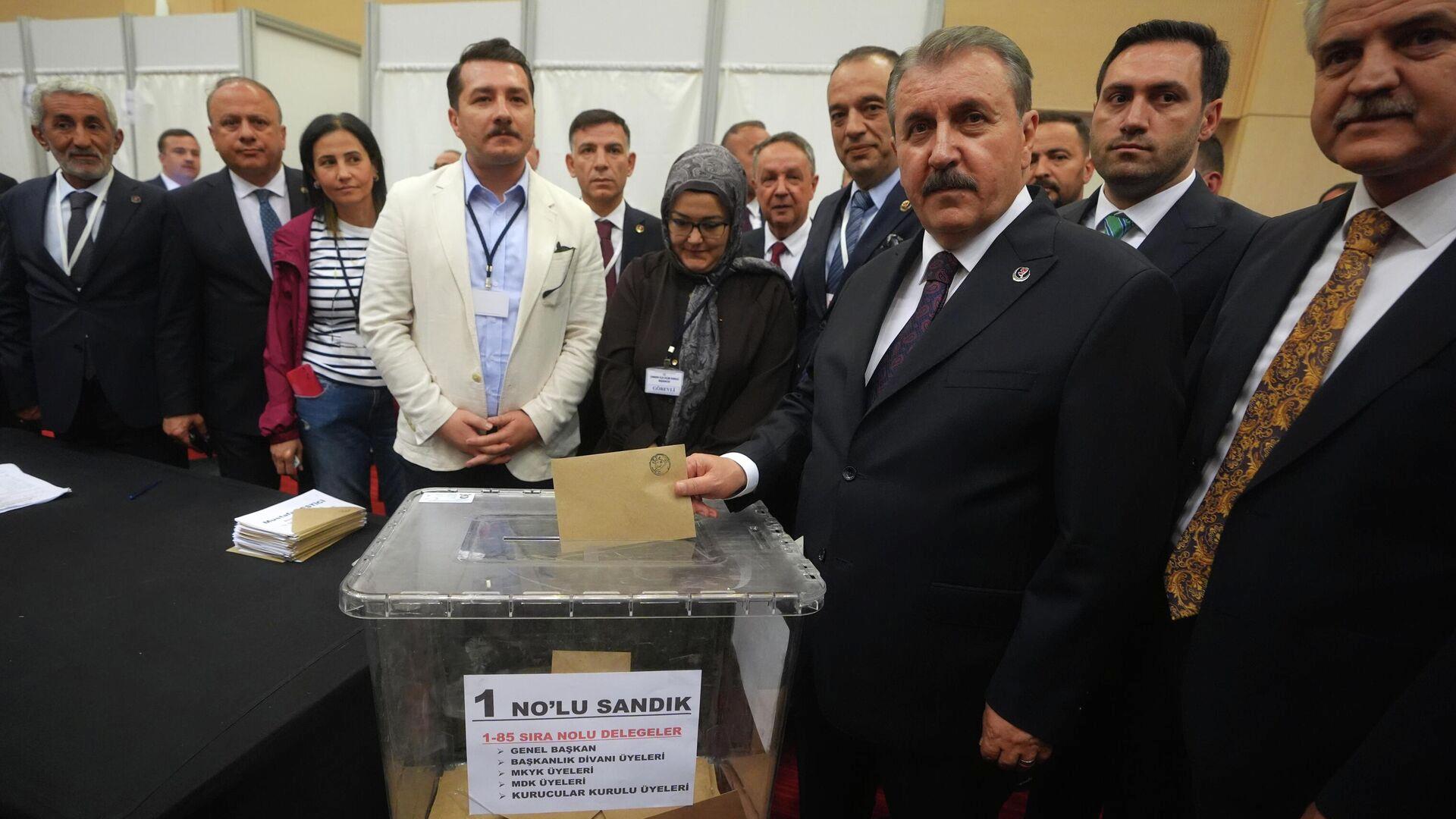 BBP Lideri Destici, yapılan kongrede yeniden genel başkan seçildi. Partide