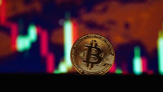 Bitcoin geniş piyasa hareketleriyle değer kaybı yaşıyor. Güncel analizler ve