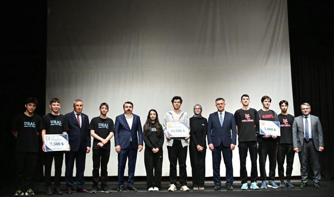 Bursa Liselerarası Veri Olimpiyatı kazananlarının detaylı listesi ve başarı öyküleri